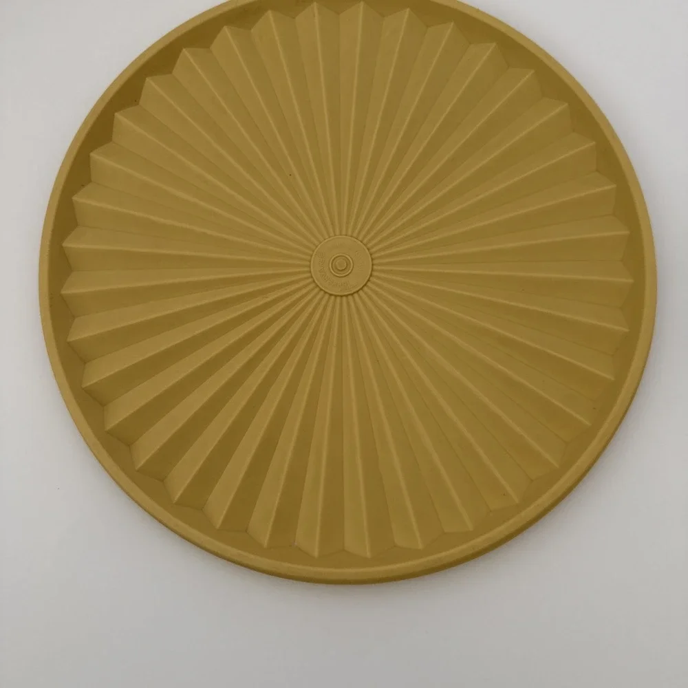 Vintage Tupperware Harvest Gold 880-8 Large Salad Bowl Container 10
